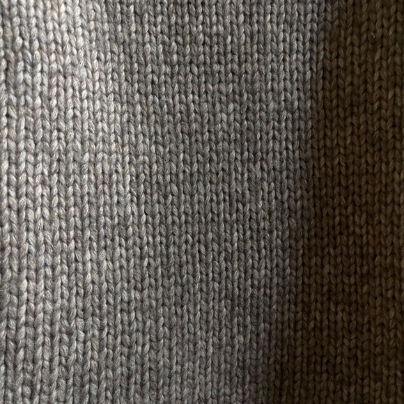 Aritzia Cropped Sweater - Picture 2 of 4